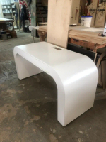 Письменный стол с подсветкой и выдвижными ящиками