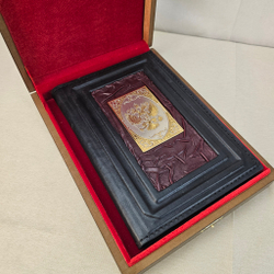 Ежедневник "Герб РФ" (златоустовская гравюра) из натуральной кожи со съемной обложкой в футляре