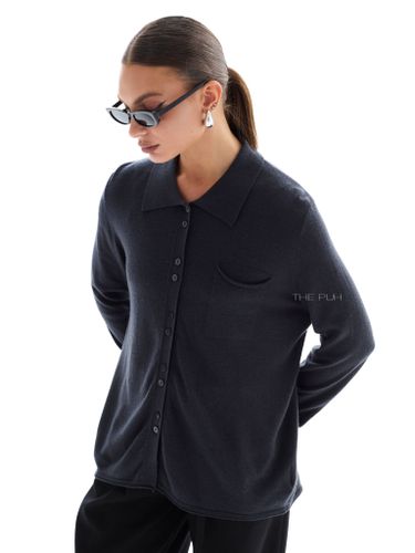 Трикотажная графитовая рубашка с накладным карманом