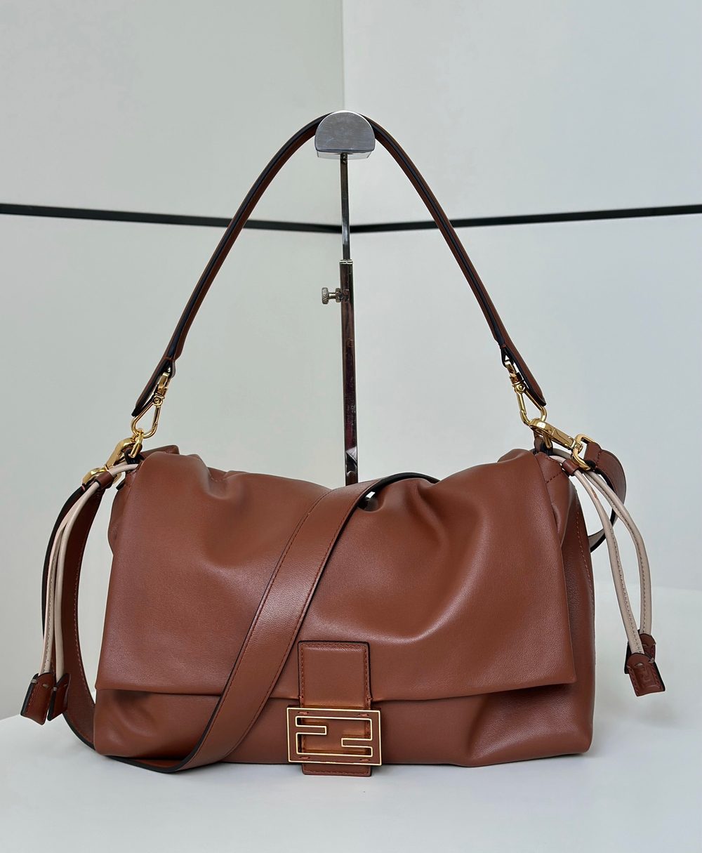 Fendi Large Mamma Baguette 31 cm