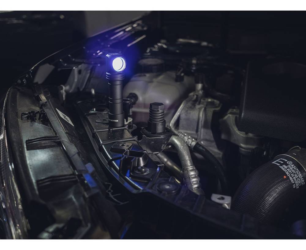 Фонарь налобный Armytek Wizard C2 WUV, белый свет и ультрафиолет, 1100 лм и 1595 мВт (400 нм), TIR 70°:120°, 1x18650 (в комплекте)