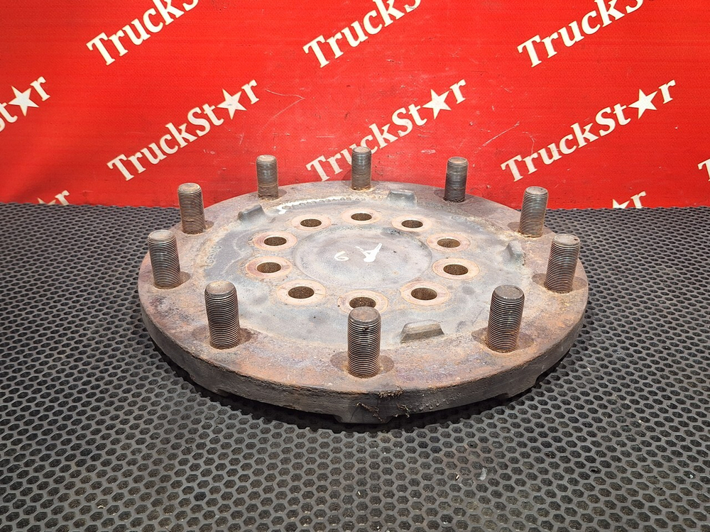 Фланец ступицы передней