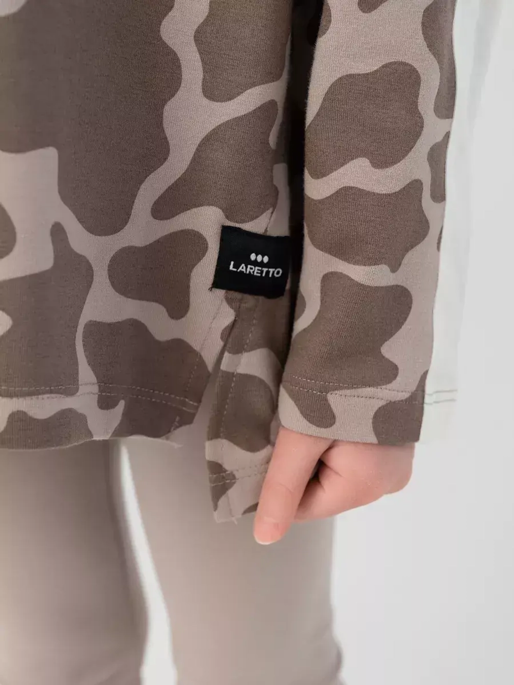 Костюм для девочки бежевый