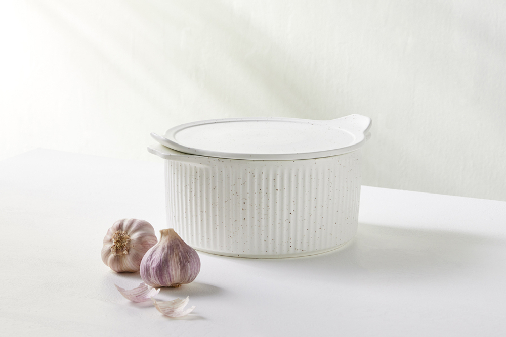 Кастрюля с крышкой 3л Maxwell & Williams Speckle молочная в крапинку