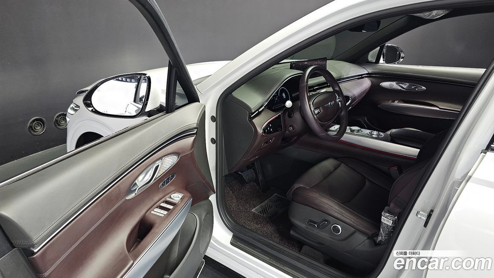 Genesis GV70 2.5T Бензин 2WD (05.2022)
