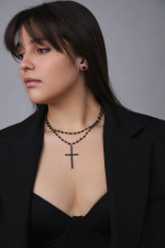 Колье тонкий черный крест на двойной цепочки из черных кристаллов