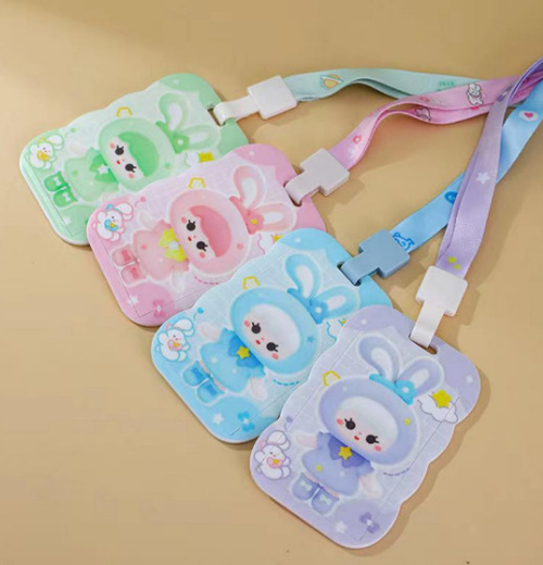 Бейдж вертикальный на ленте (202103691)