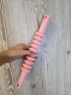 Ручной роликовый массажер для тела 38 см розовый (0038-2)