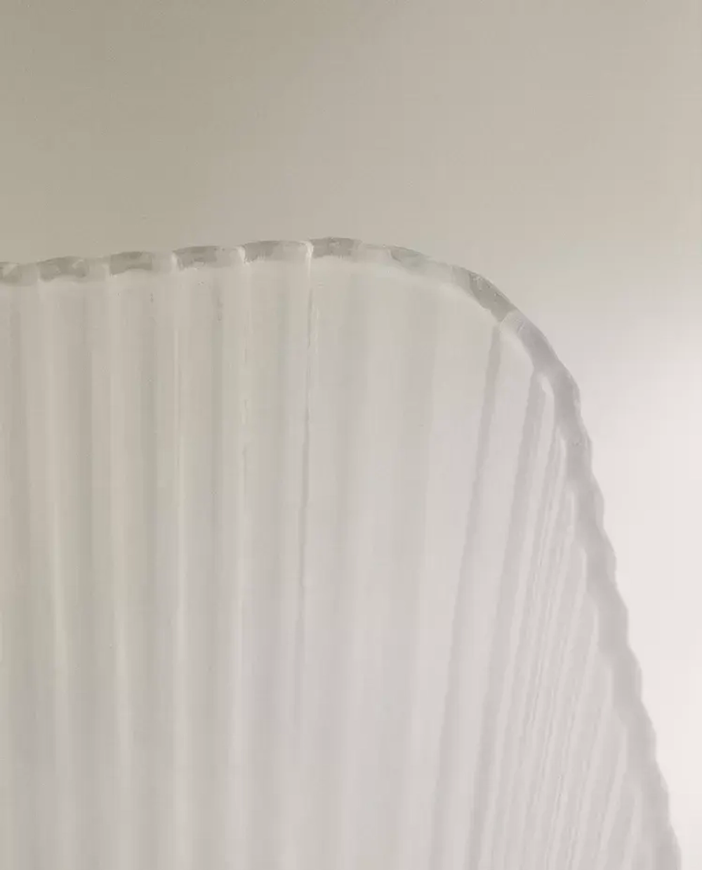 ZARA HOME СТАКАН ДЛЯ ЗУБНЫХ ЩЕТОК С РЕЛЬЕФНЫМ УЗОРОМ, ПРОЗРАЧНЫЙ