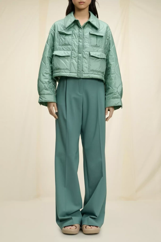 Укороченная стеганая куртка