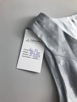 Платье с нежным принтом, визуально на 40 размер