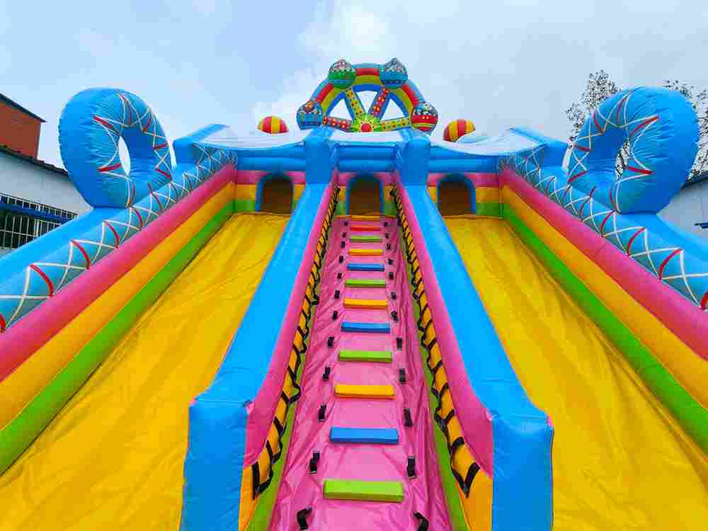 Коммерческий надувной батут «Парк развлечений 5» 12*6*7 м