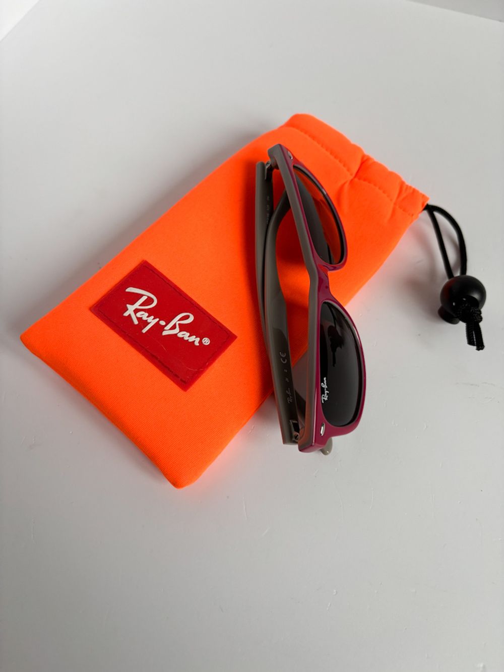 Солнцезащитные очки Ray-Ban