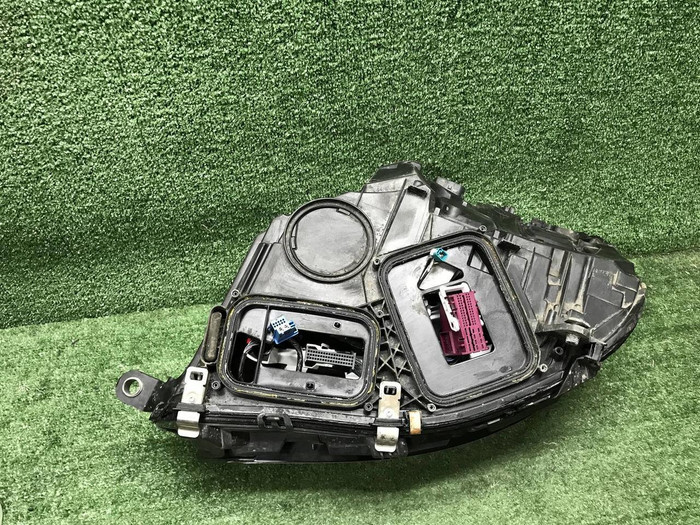 Фара правая Mercedes S W223 (20-нв) Digital Light