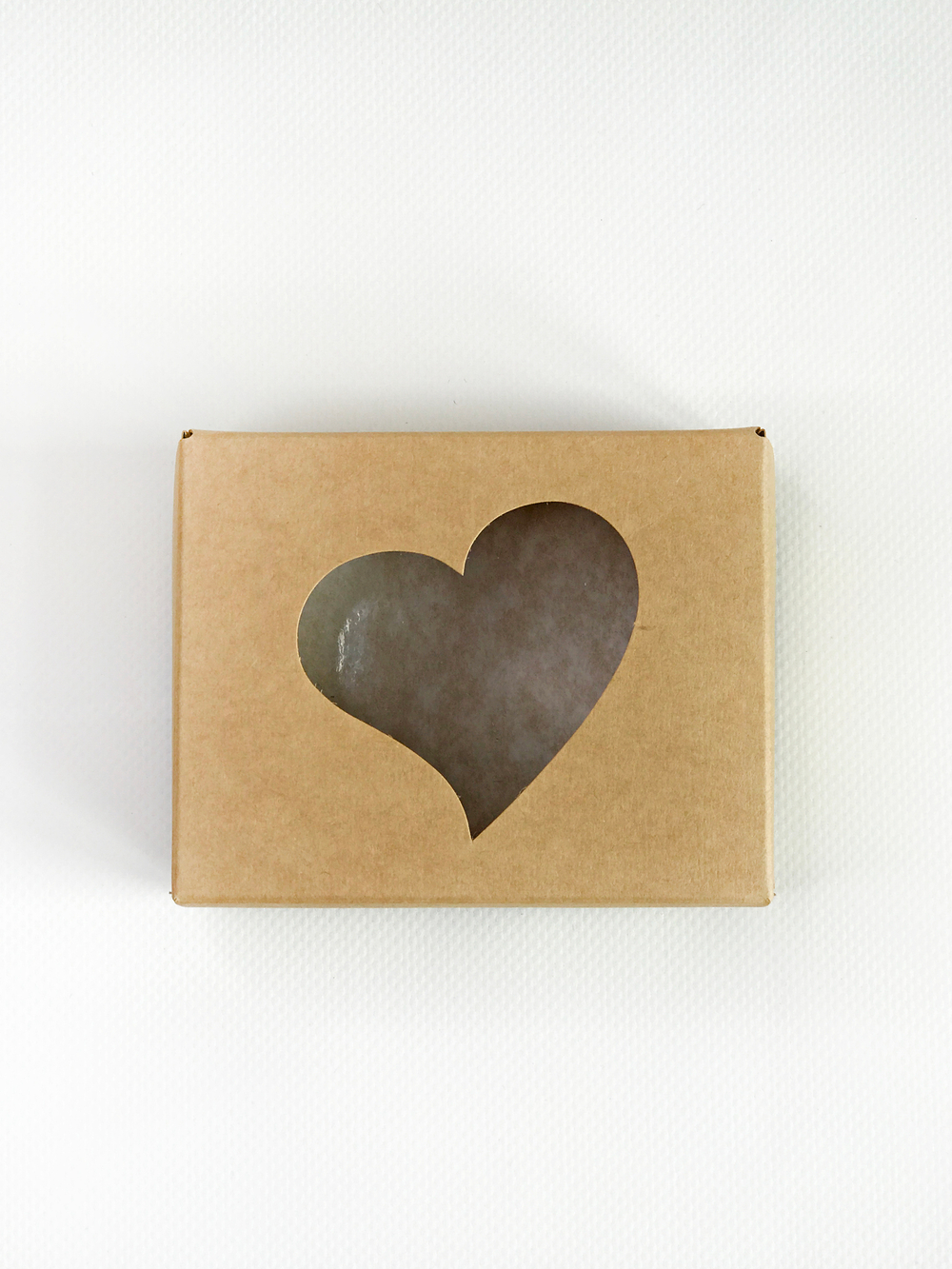 Коробка с окошком "Сердце" 10 х 8 х 3,5 см
