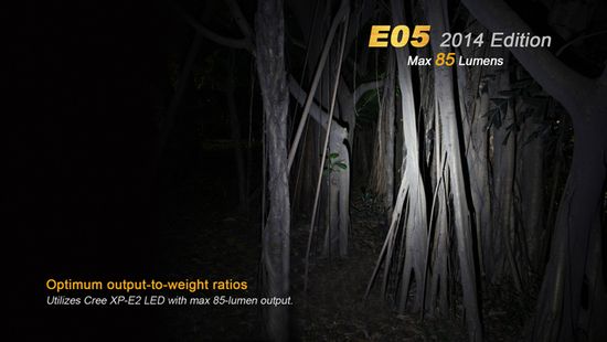 Фонарь-брелок на ключи Fenix E05 фиолетовый 85 люмен