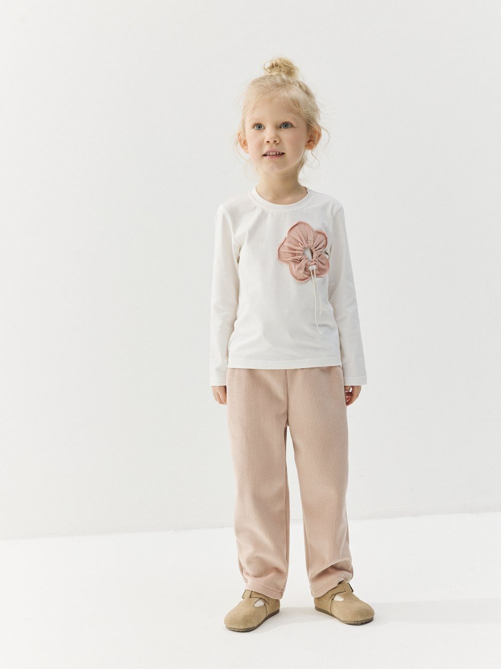 Лонгслив "Пломбир" с декором цветок