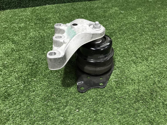 Подушка двигателя правая VW Polo sedan (2015-2020)