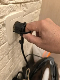 Удлинитель электрический с заземлением 2 розетки 3 метра с плоской потайной вилкой невидимкой