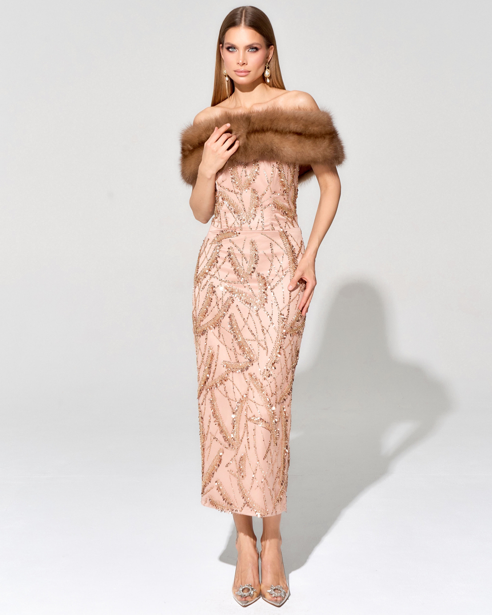 Корсетное платье Gold Star с вышивкой ручной работы и меховой отделкой