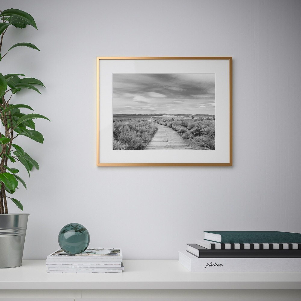 IKEA LOMVIKEN  (ИКЕА ЛОМВИКЕН)  -  Рамка, цвет золота, 40x50 см