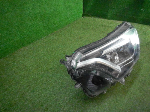 Фара левая Toyota Rav 4 CA40 (2015-2019) LED