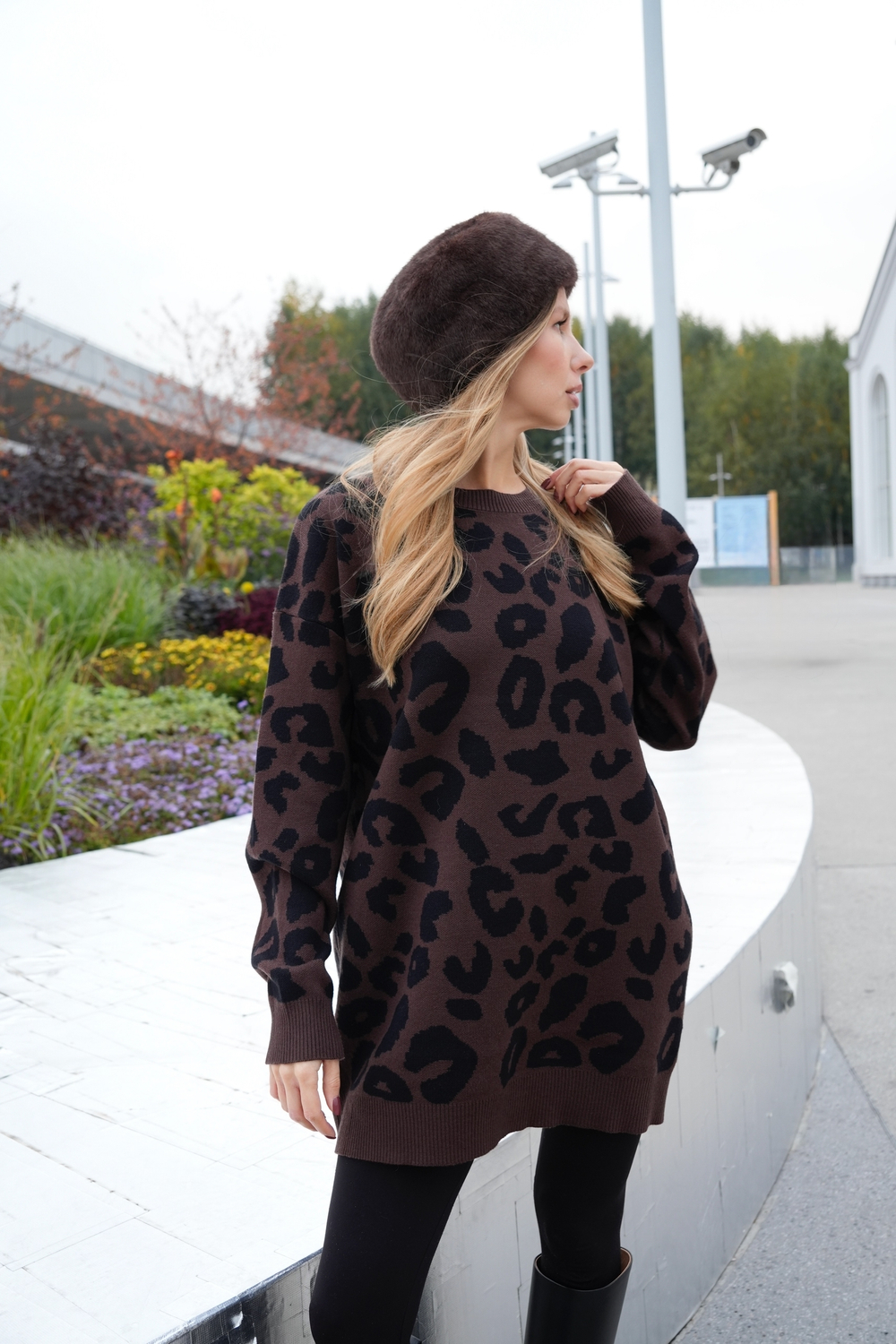 Трикотажный свитер лео шоколад