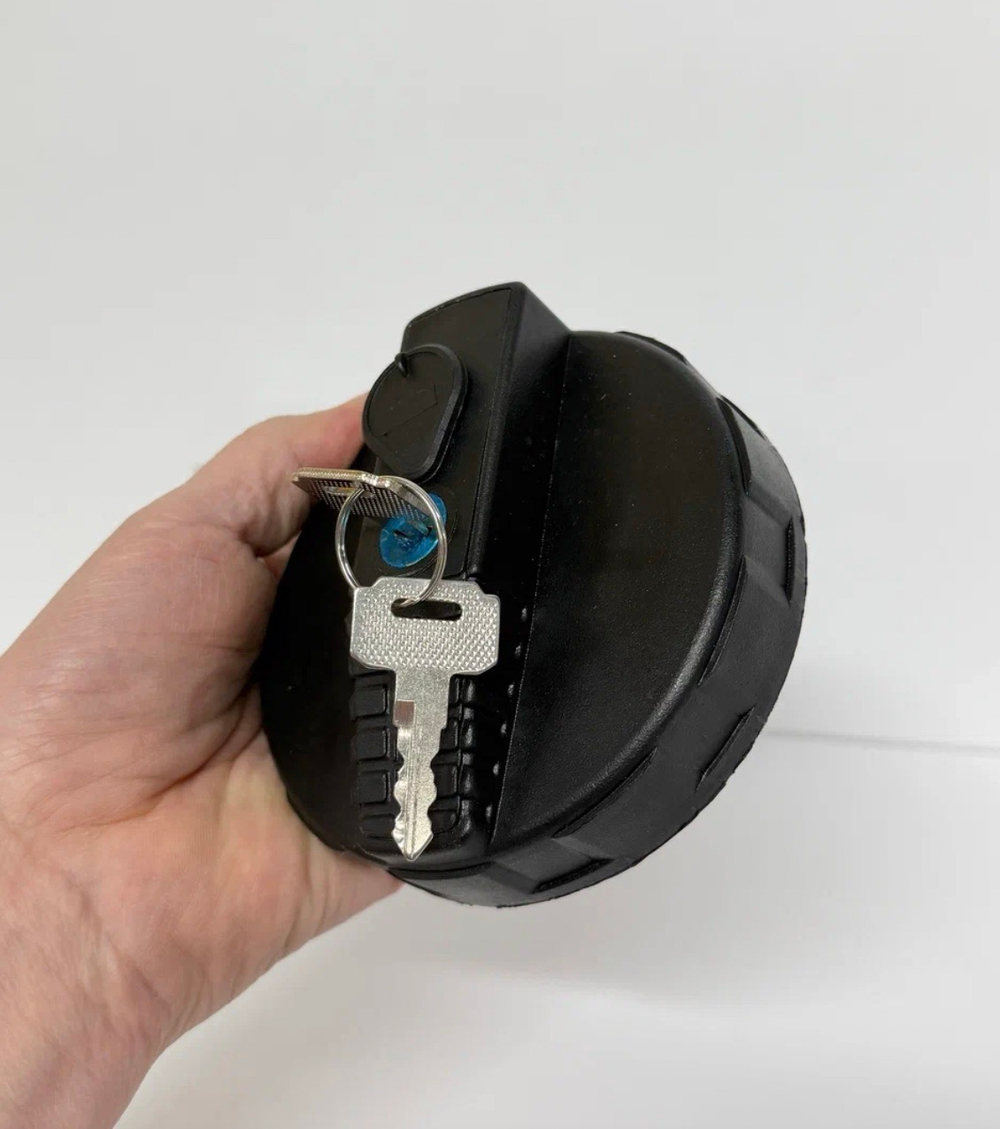 Крышка топливного бака, D106 мм, пластик с ключом и защитой, DIESEL (за 1 шт.)