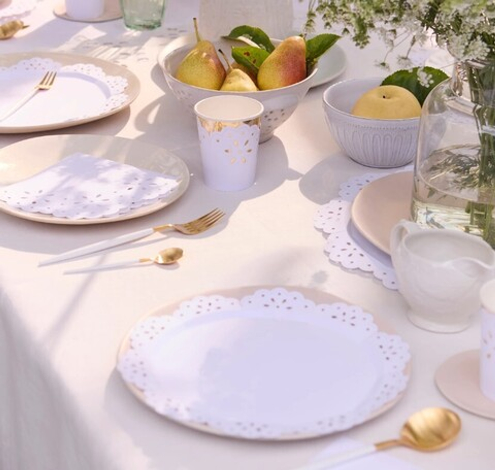 Салфетки маленькие "Белое кружево" 16 шт. (12,7 х 12,7см)