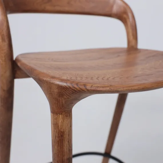 Барный стул Ofer из массива дуба темный