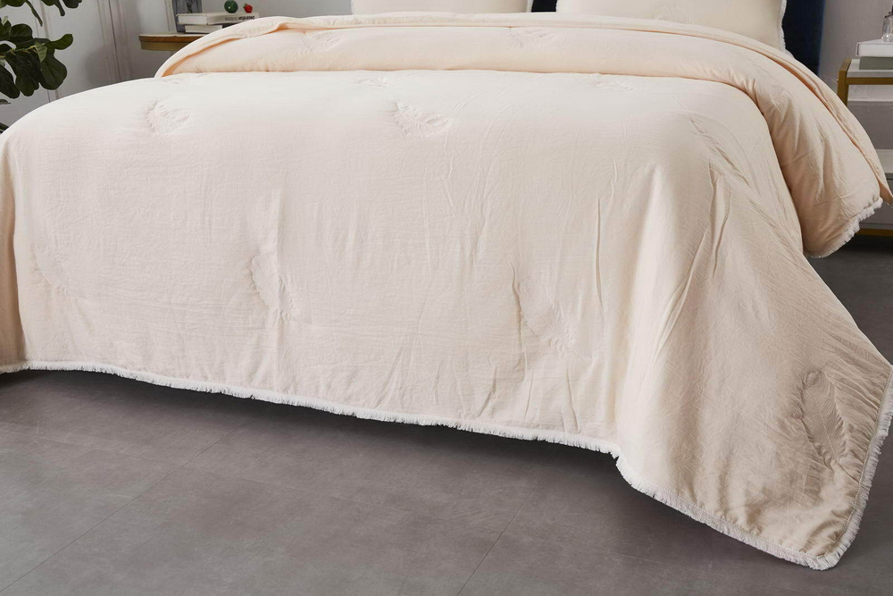 Покрывало 230x250 и 2 наволочки 50х70 Sofi De MarkO Наоми кремовое