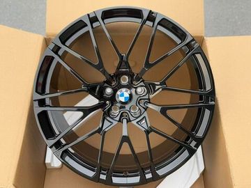 Комплект кованых дисков BMW 818 style R22 9.5/10.5J ET32/43 5x112 66.6 Gloss Black