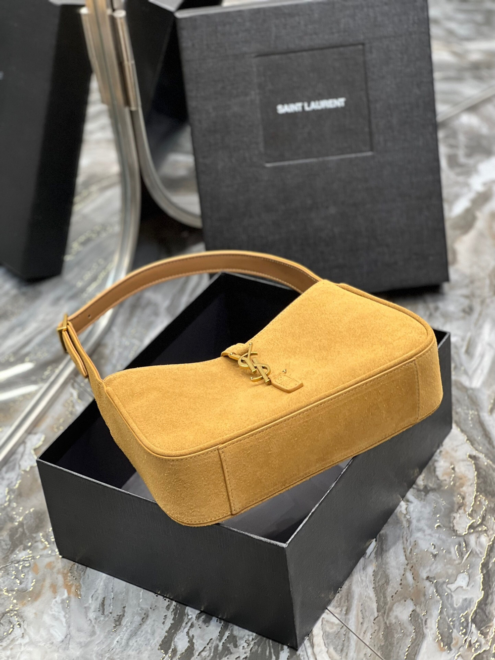 Saint Laurent Le 5 à 7 Hobo Bag
