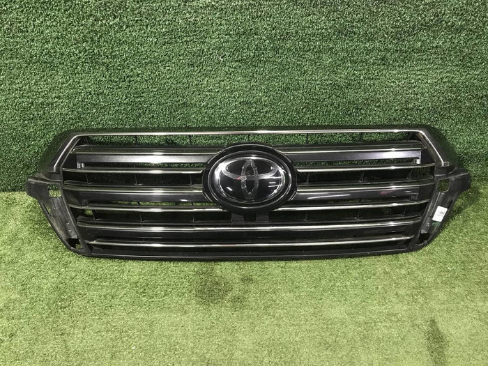 Решетка радиатора Toyota Land Cruiser 200 (2015-2021)