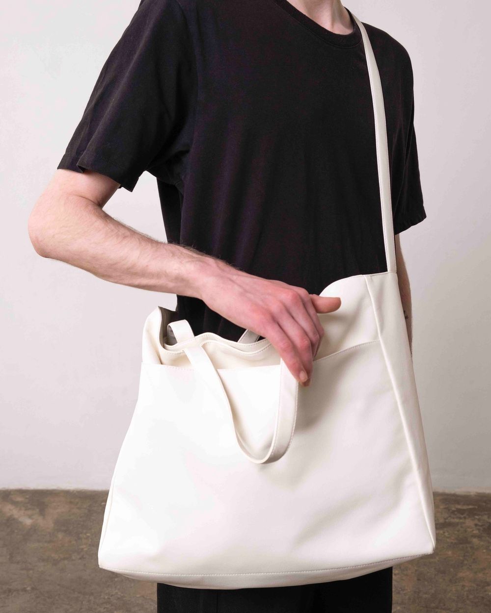 Сумка Kazyrnaya Тоут Wall белая