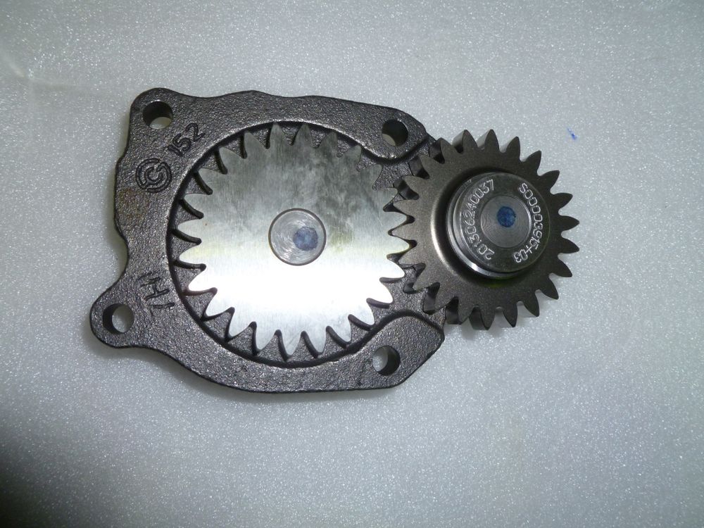 Насос масляный SDEC SC7H230D2; TDS 155 6LTE/Oil Pump