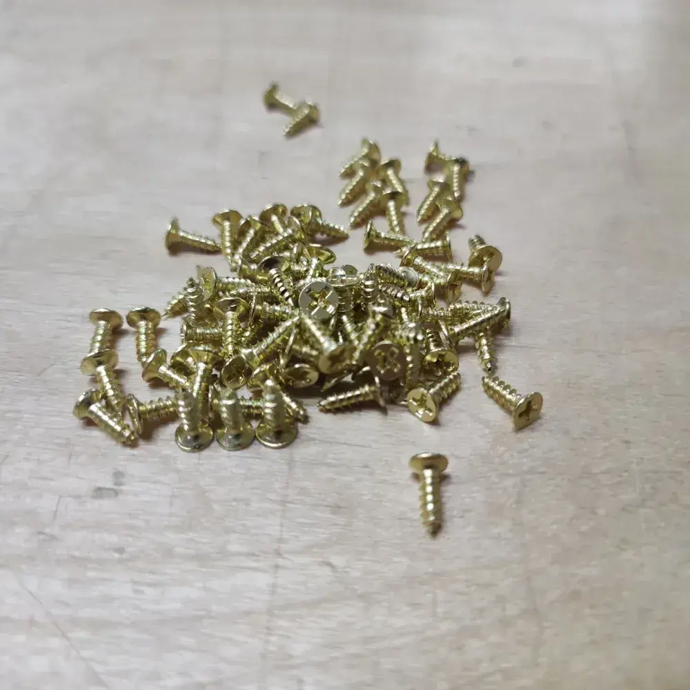 Шуруп - саморез 2,5*8мм декоративный (цвет - золото) - 50 штук