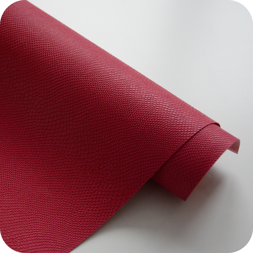 Кожзам переплетный с тиснением "Питон", малиновый