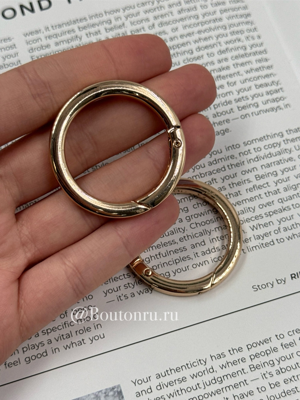 Карабин-кольцо золотистое