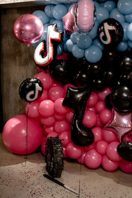 Пиньята "Тик ток" 50 см (без наполнения)