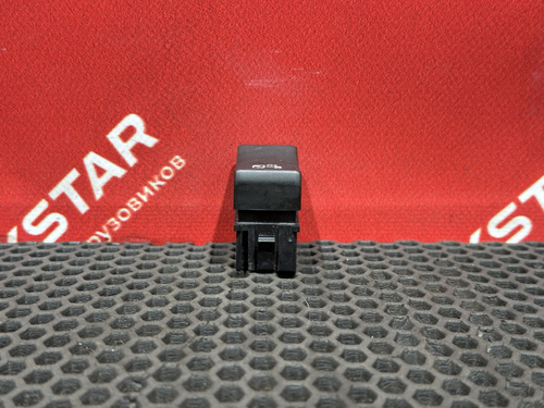 Кнопка света фар за кабину