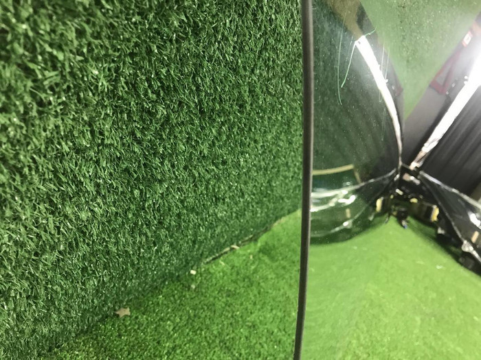 Стекло двери переднее правое VW Passat B7 (11-15)