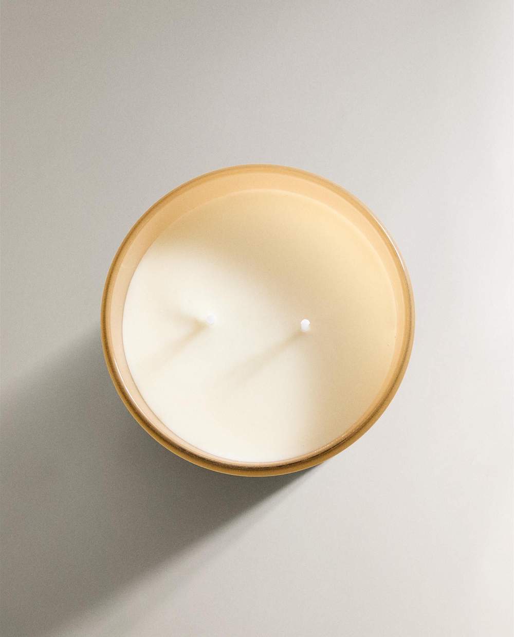 Zara Home - Ароматическая свеча silk peony, 350 г