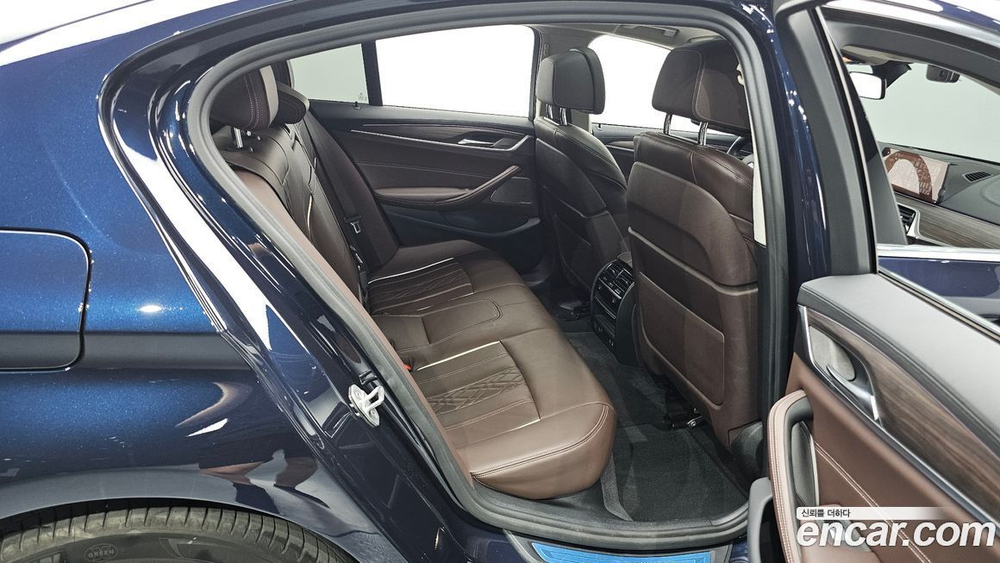 BMW 5 Series (G30) 520i Luxury (05.2020)