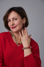 Браслет Византия биколор:золото и графит с красным плоским жемчугом Майорка