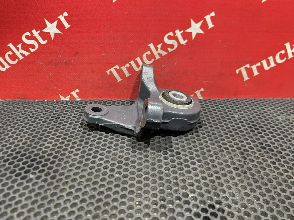 Кронштейн стойки стабилизатора 2021г