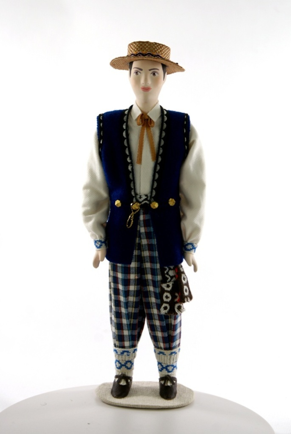 Кукла фарфоровая коллекционная Литовец