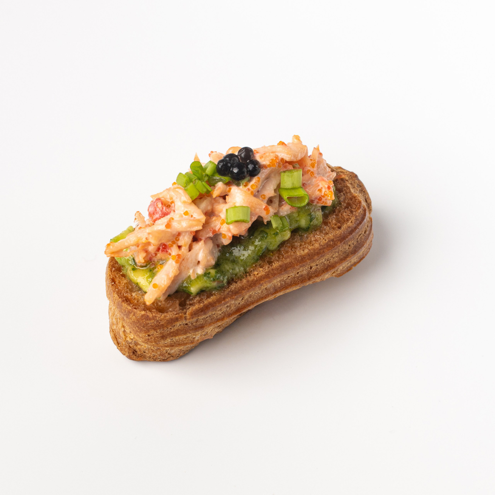 Мини-эклеры с крабом 8 шт