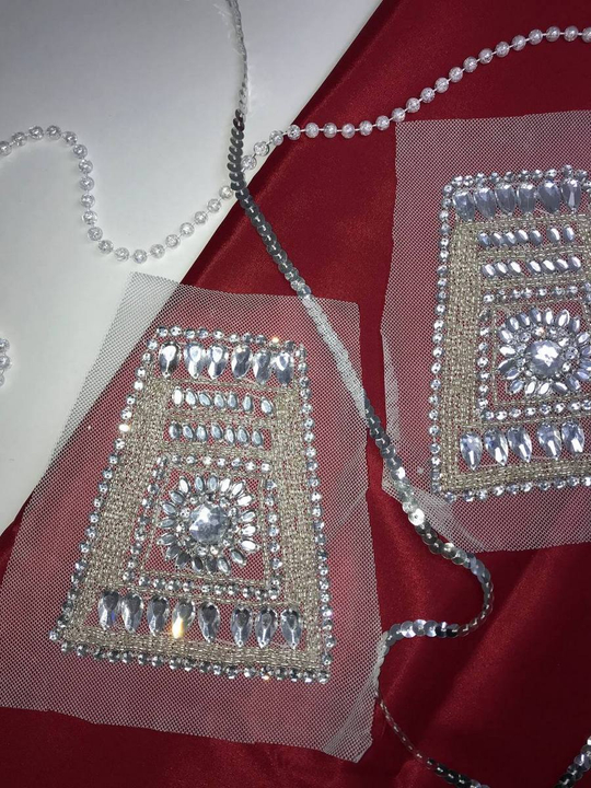 Аппликация пришивная, бисер/стразы на сетке, серебро