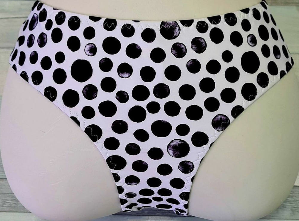 Плавки-бразилиана в горошек (Размер: 5X) (Цвет: черный с белым)